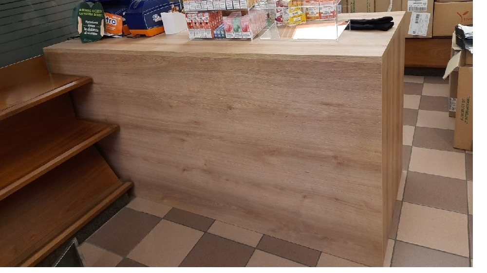 arredamento per negozi bancone su misura